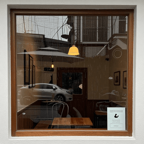 Rainy_Coffee_Shop_Window